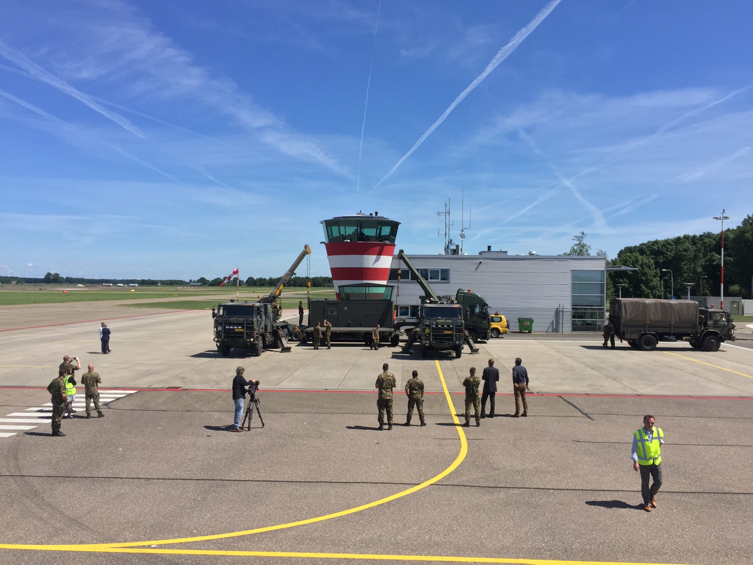 Defensie-leent-mobiele-verkeerstoren-uit-aan-Lelystad-Airport-scaled Defensie-leent-mobiele-verkeerstoren-uit-aan-Lelystad-Airport