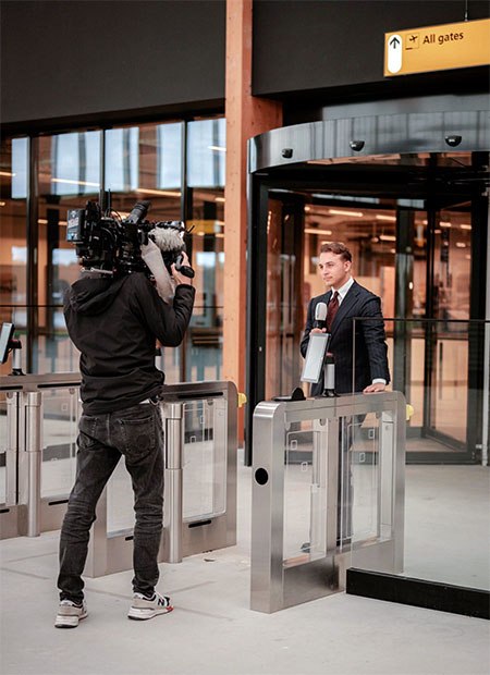 Verslag van RTL Ontbijtnieuws vanuit passagiersterminal Lelystad Airport